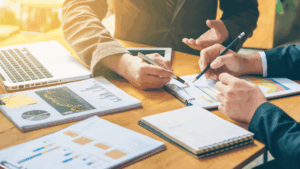 what is a sales compensation plan featured image