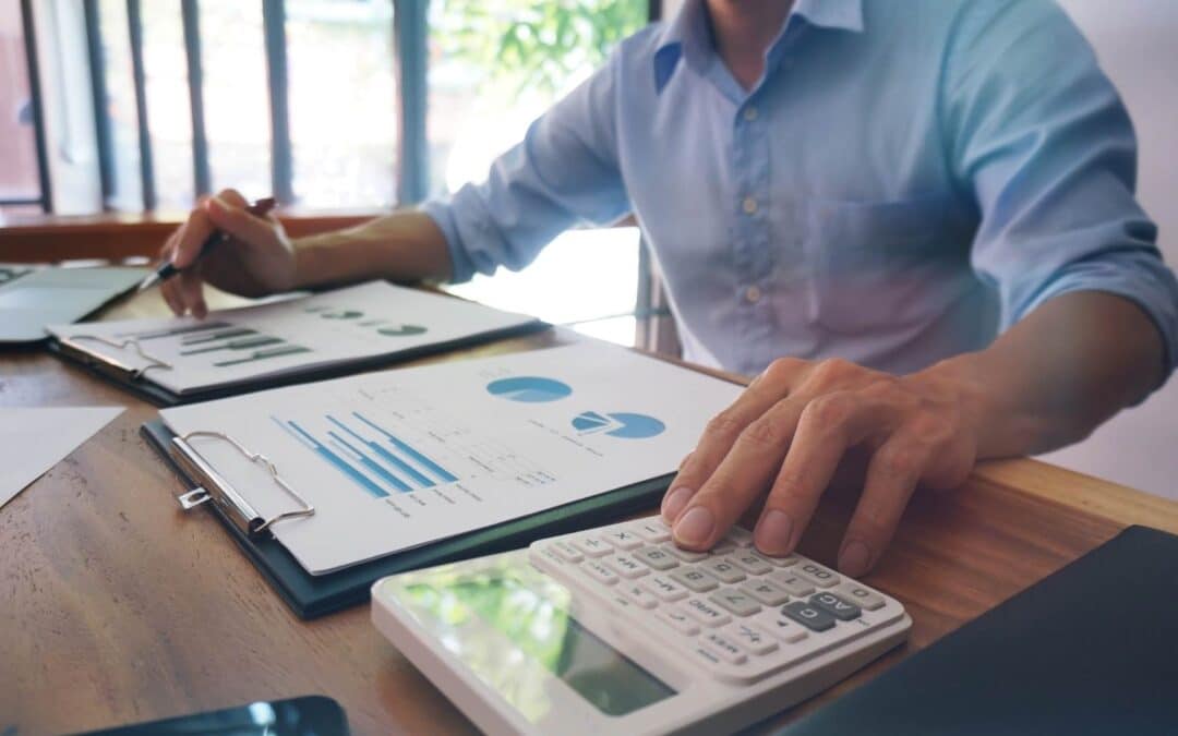 Sales Compensation: SMB vs. Enterprise Models Compared