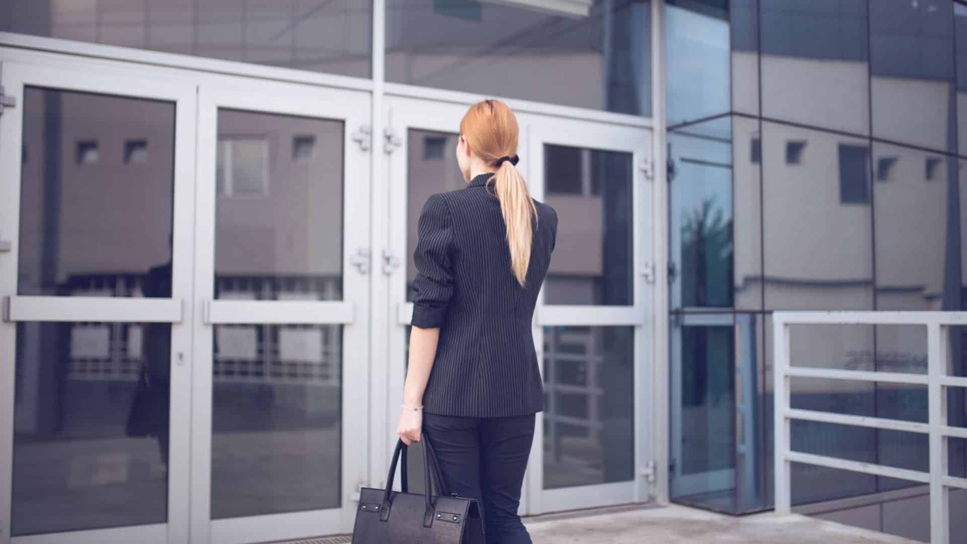 why revops should report to the cro featured image