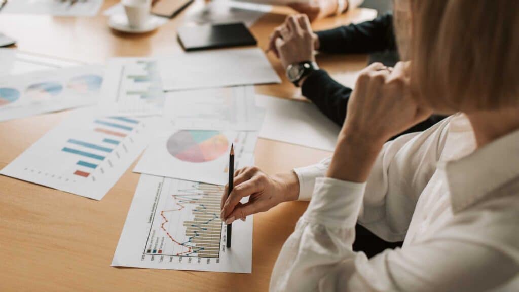 sales pipeline stages featured image