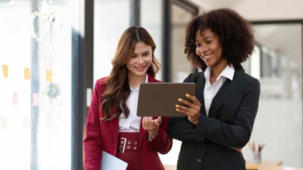 how to align sales and marketing using a shared AI tool featured image