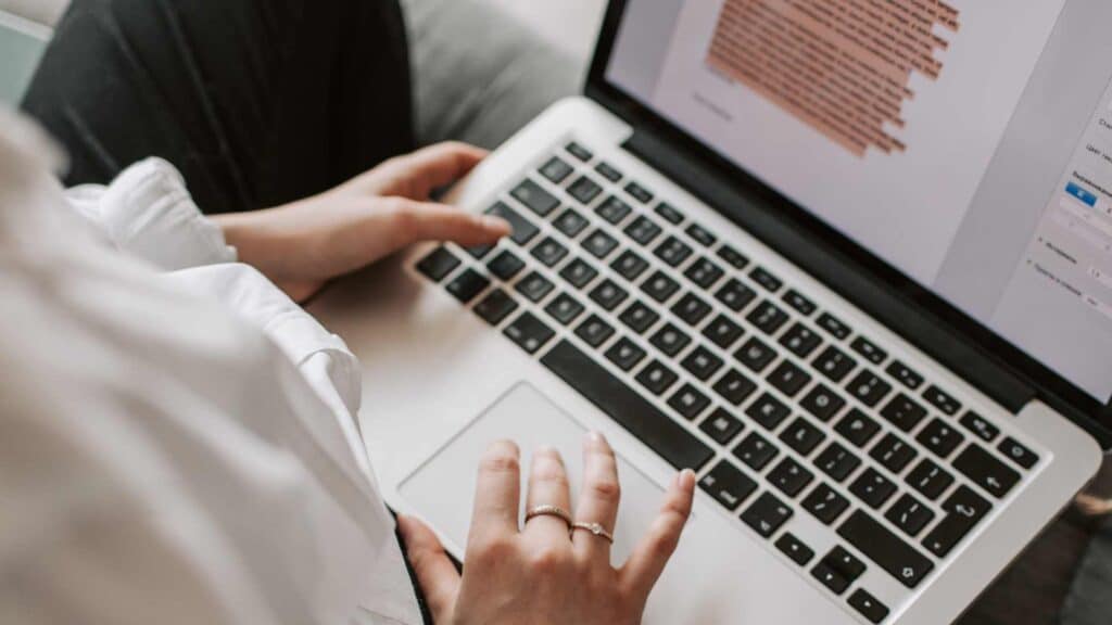 how to optimize the first 150 words of a landing page for ai search featured image