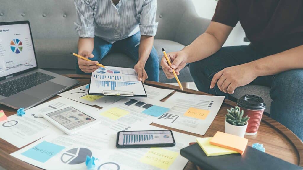 hybrid sales forecasting models featured image