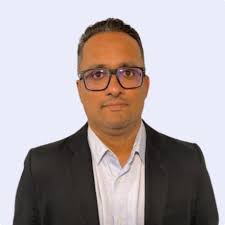 Navin Persaud headshot